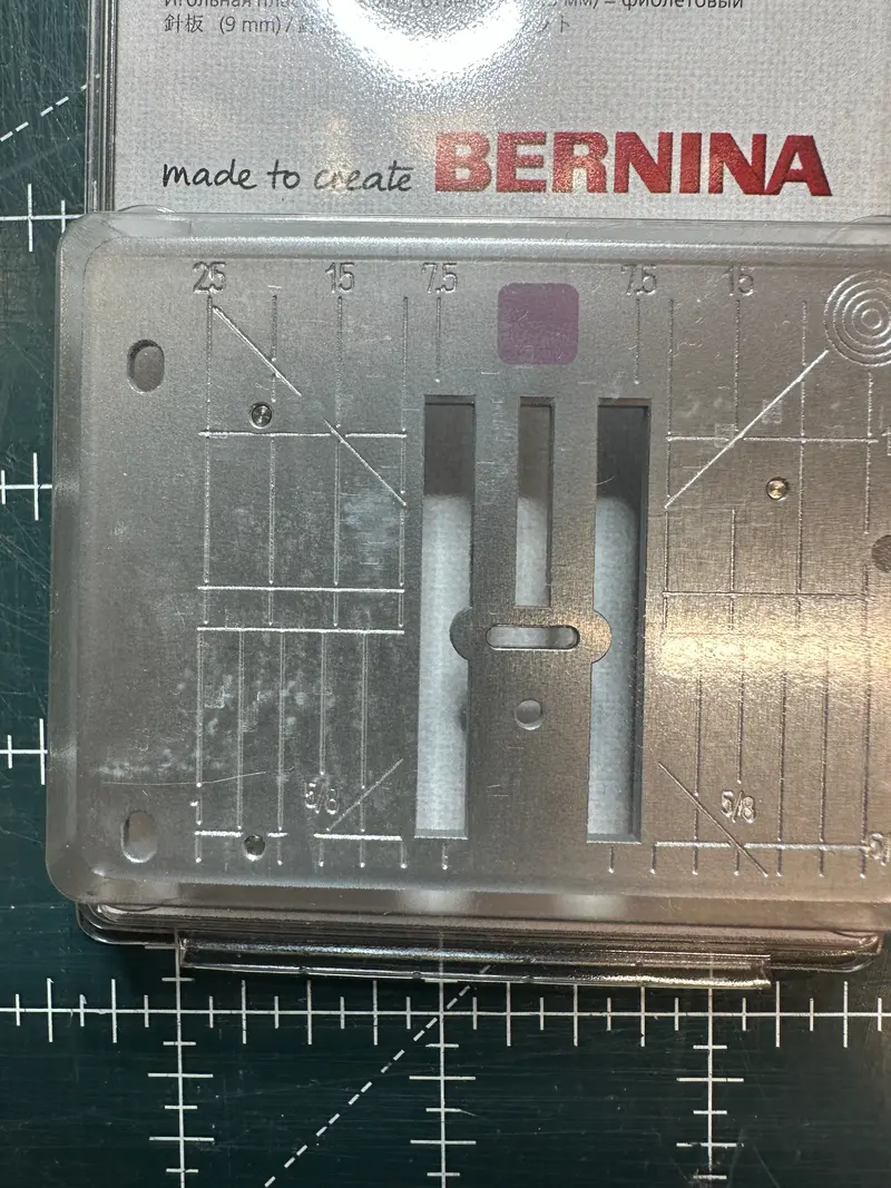 5.5Mm Straight-Stitch Plate For Bernina 7-Series, 5-Series, And 480 Freestyle Models 1