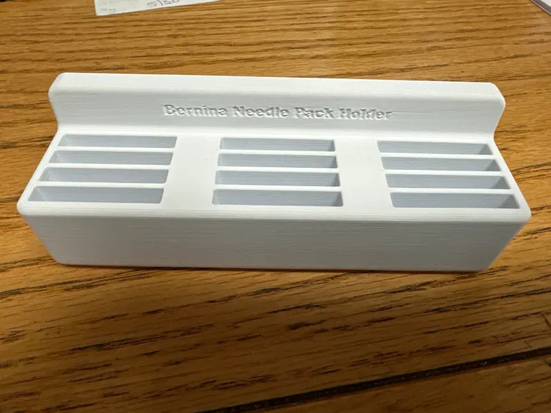 B122 Needle Storage Box – Compact Holder For 12 Needles 1
